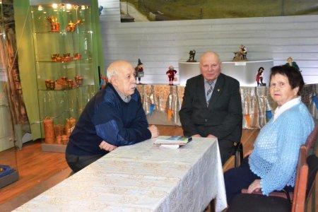 Как здорово, что все мы здесь сегодня собрались! Как здорово, что все мы здесь сегодня собрались!